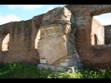 01618 ostia - regio ii - insula vii - teatro (ii,vii,2) - fragment - via delle corporazioni.jpg